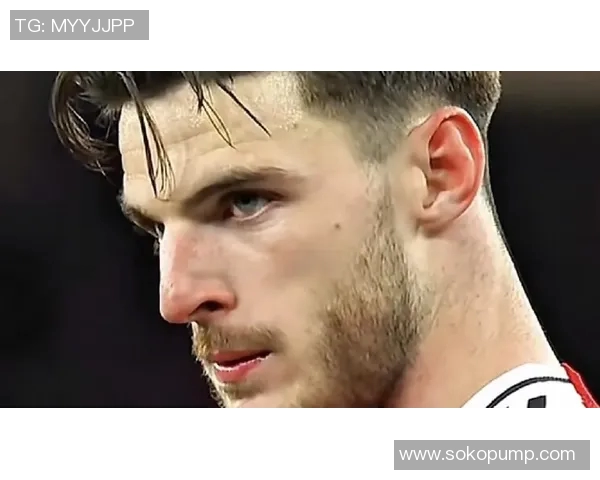 弧线足球的奇才们：那些通过弧线突破极限的球星传奇