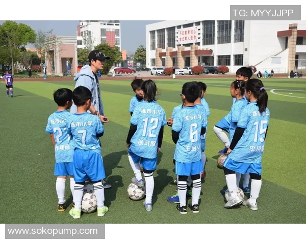 足球星特训营全面升级 助力少年成就职业梦想的成长之路